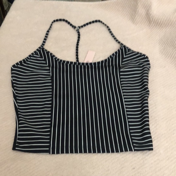 VICTORIAS SECRET INCRDBL ESSENTL WOMENS TANK - STRIPEVER .size medium - Picture 7 of 9